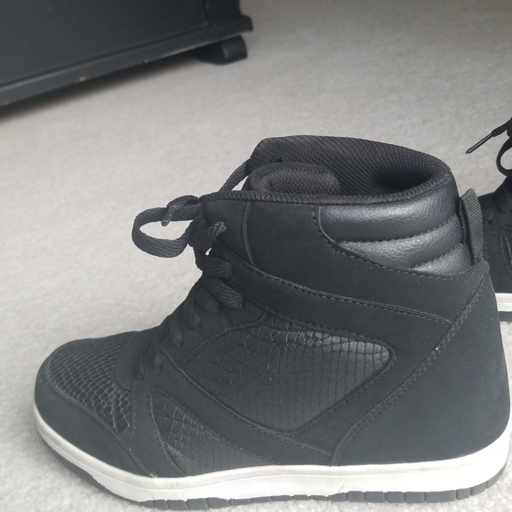 High top sneakers